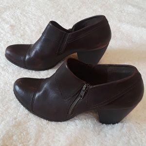 B•O•C leather ankle boots